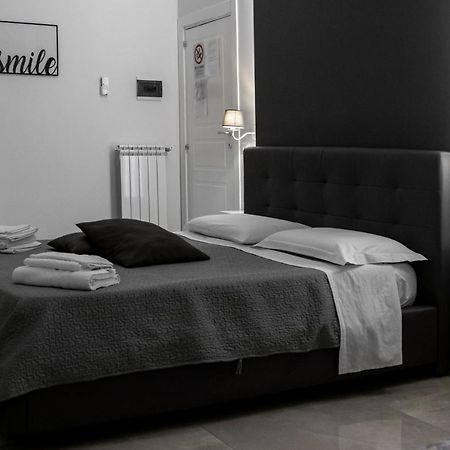 نابولي Aurora Luxury Rooms المظهر الخارجي الصورة