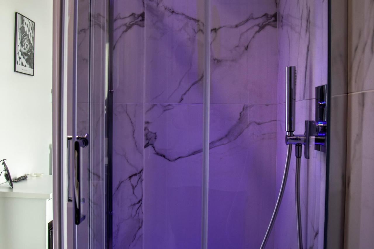 نابولي Aurora Luxury Rooms المظهر الخارجي الصورة
