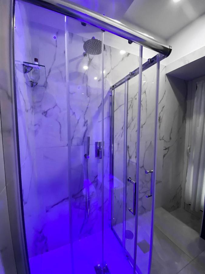 نابولي Aurora Luxury Rooms المظهر الخارجي الصورة