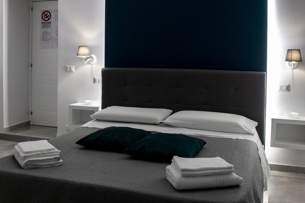 نابولي Aurora Luxury Rooms المظهر الخارجي الصورة
